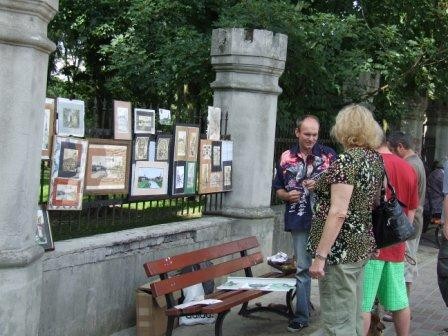 Baseny otwarte. Uniejów tętni życiem.