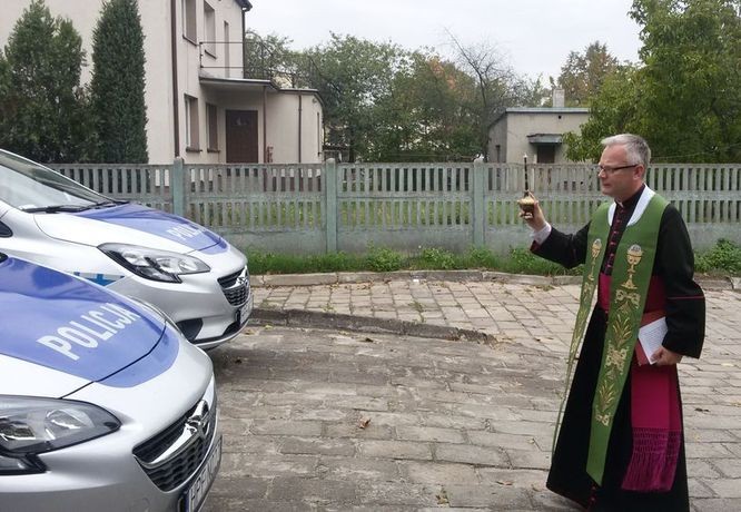Nowe radiowozy dla policjantów z Uniejowa