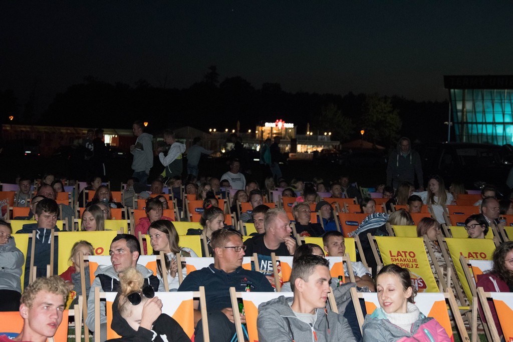 Kino na leżakach