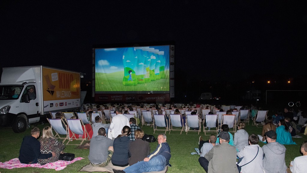 Kino na leżakach