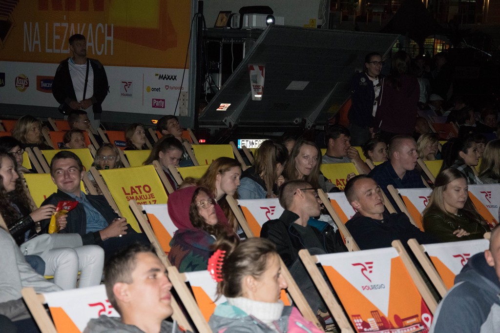 Kino na leżakach