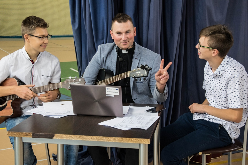 Dzień Nauczyciela i Dzień Papieski