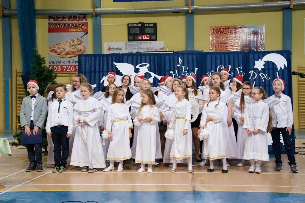 Świąteczny koncert w szkole