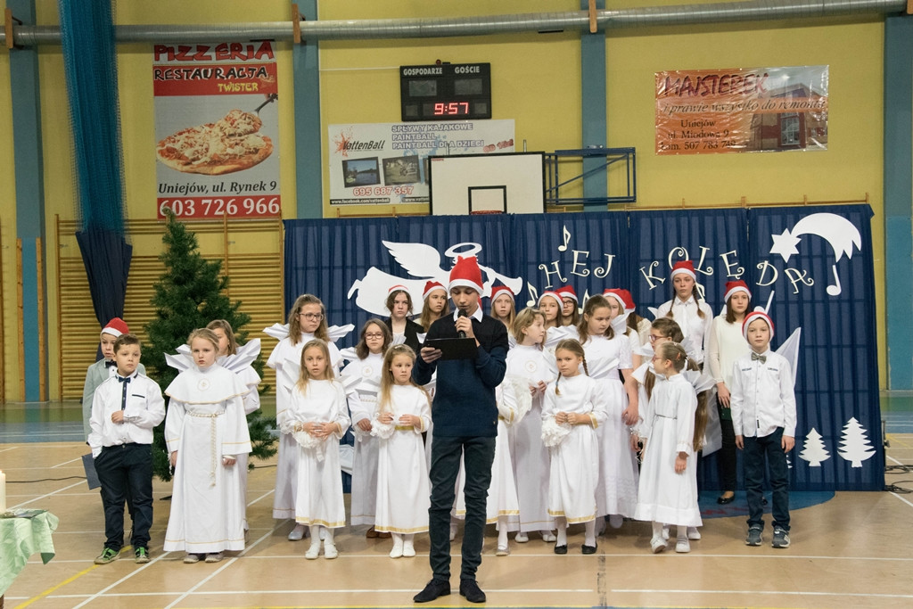 Świąteczny koncert w szkole
