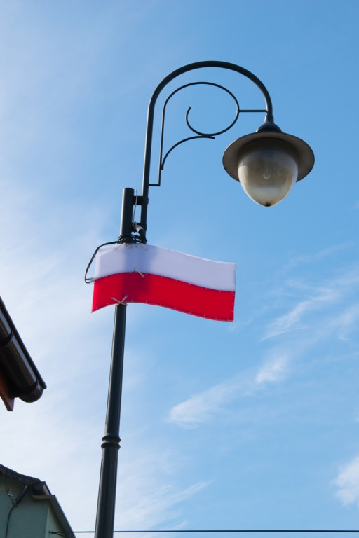 Biało-czerwone instalacje w Uniejowie