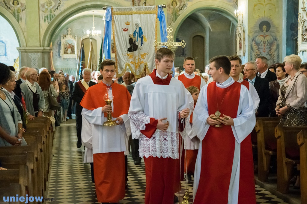 Relikwie św. Jana Pawła II wprowadzone do kolegiaty