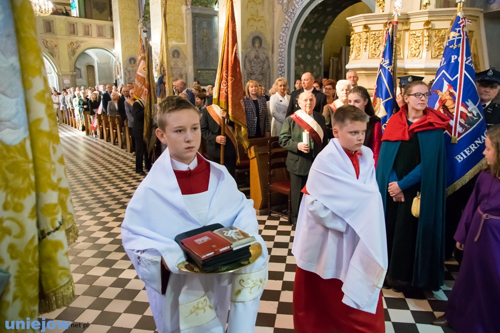 Relikwie św. Jana Pawła II wprowadzone do kolegiaty