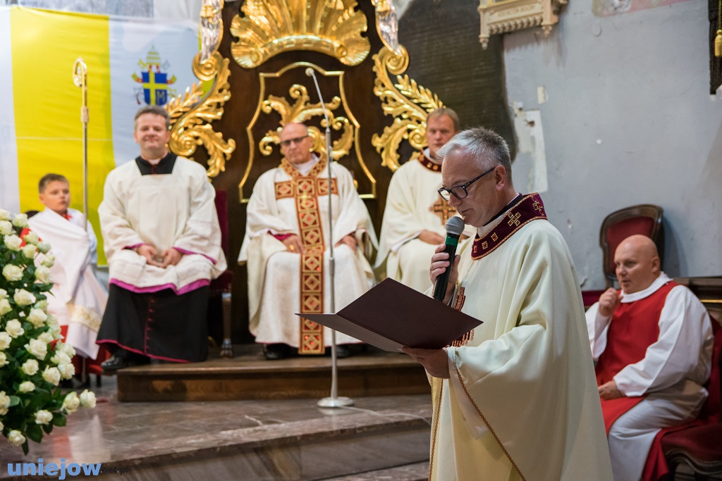 Relikwie św. Jana Pawła II wprowadzone do kolegiaty