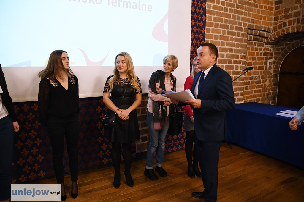 Burmistrz wręczył stypendia i nagrody