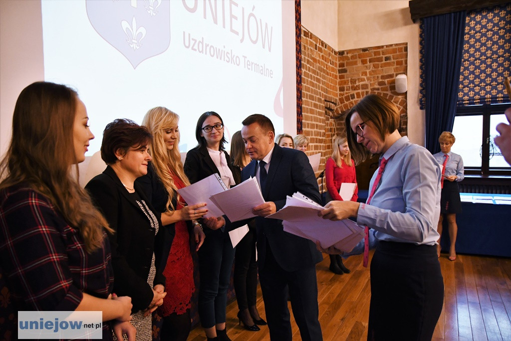 Burmistrz wręczył stypendia i nagrody
