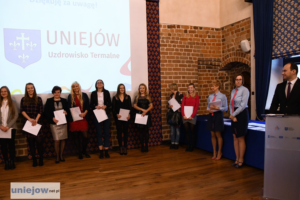 Burmistrz wręczył stypendia i nagrody