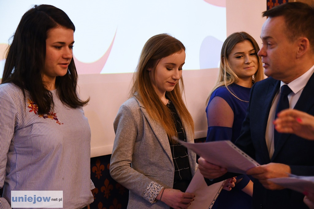Burmistrz wręczył stypendia i nagrody