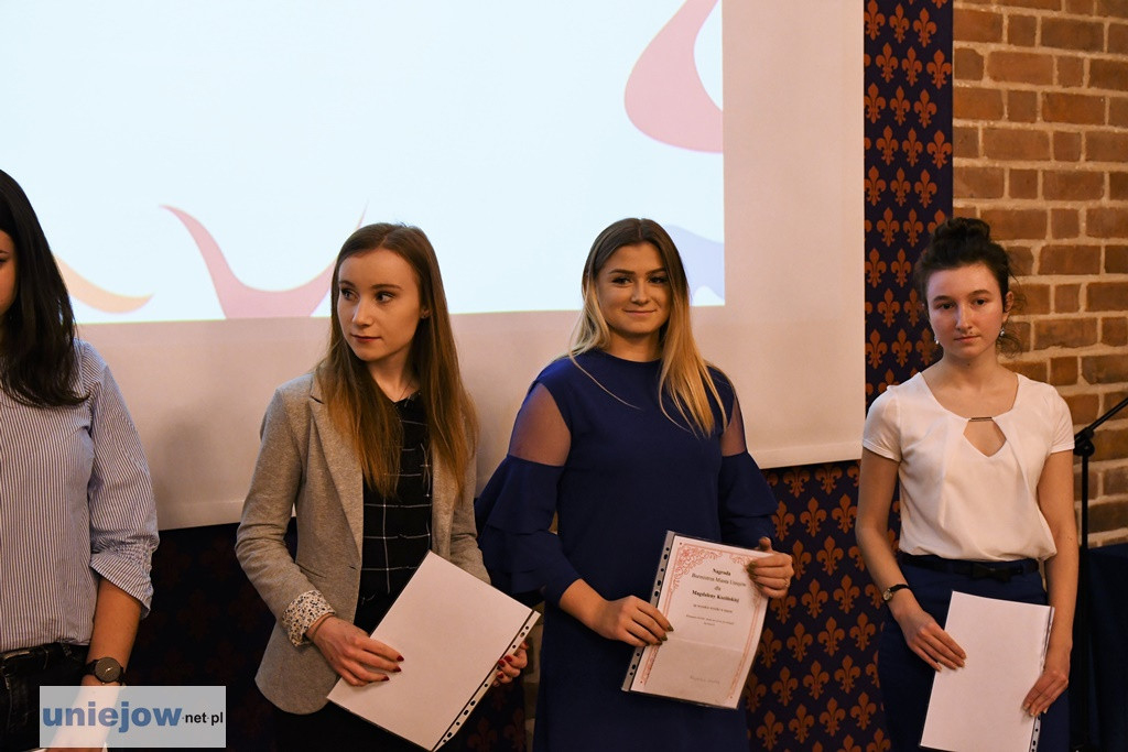 Burmistrz wręczył stypendia i nagrody