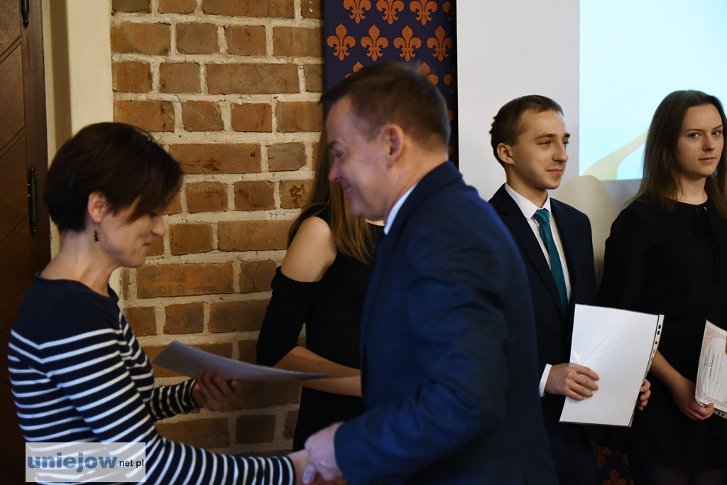 Burmistrz wręczył stypendia i nagrody