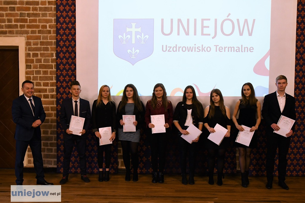Burmistrz wręczył stypendia i nagrody