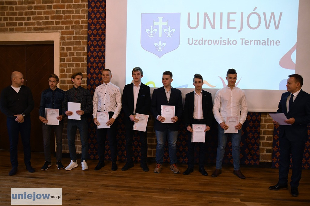 Burmistrz wręczył stypendia i nagrody