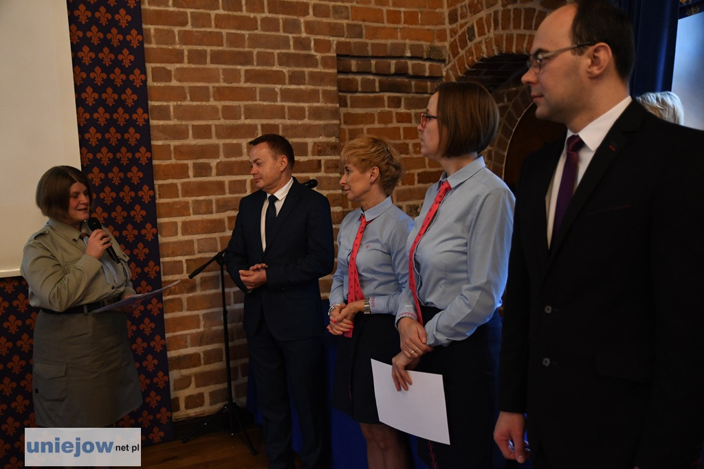 Burmistrz wręczył stypendia i nagrody
