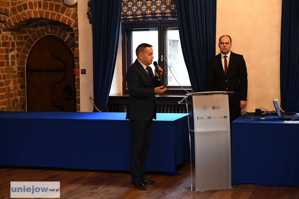 Burmistrz wręczył stypendia i nagrody