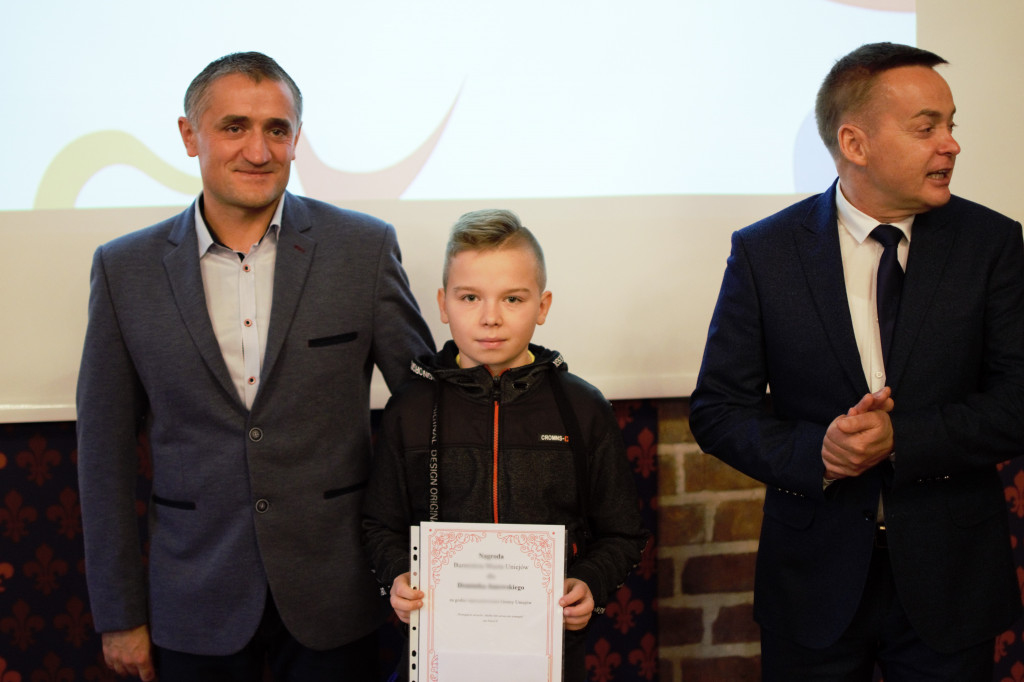 Burmistrz wręczył stypendia i nagrody