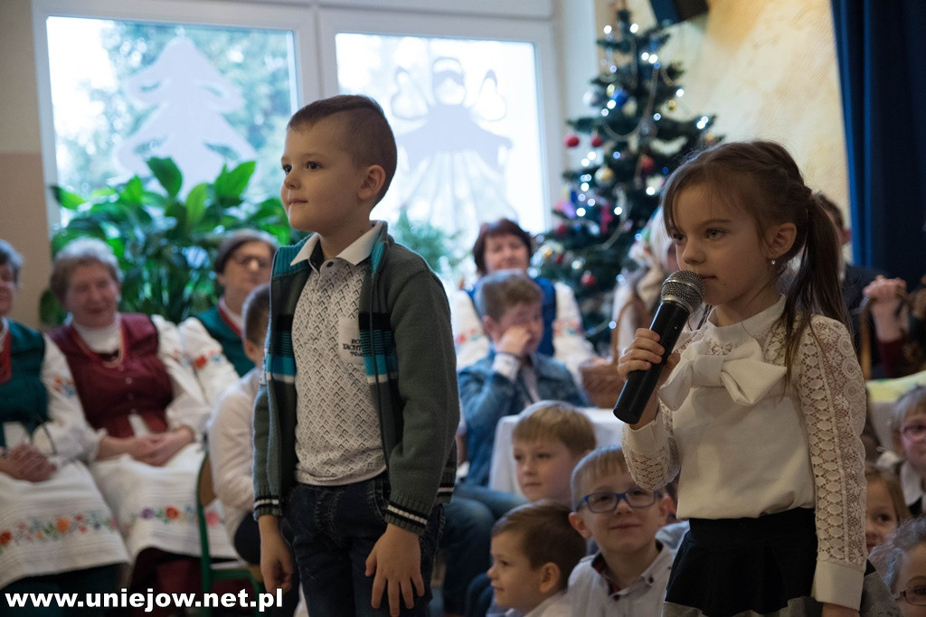 Dzieci w Wieleninie wystąpiły dla dziadków