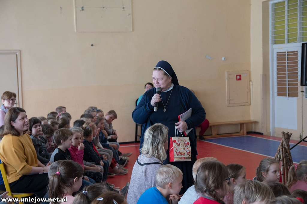 Jasełka w podstawówce w Uniejowie