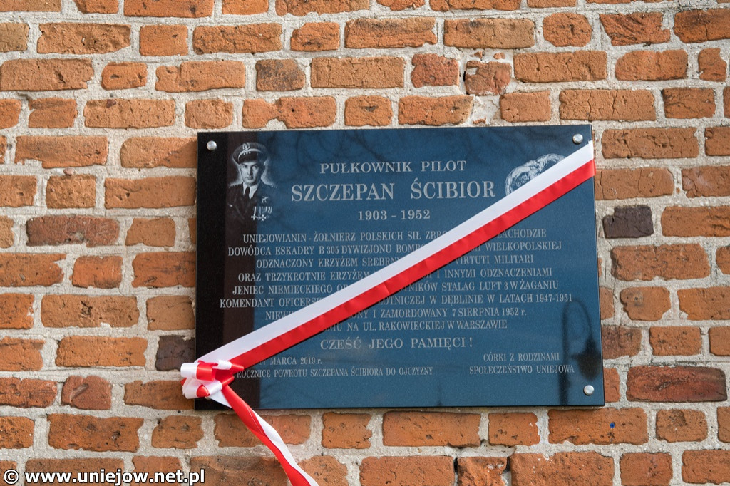 Uniejów uhonorował płk. pil. S. Ścibiora