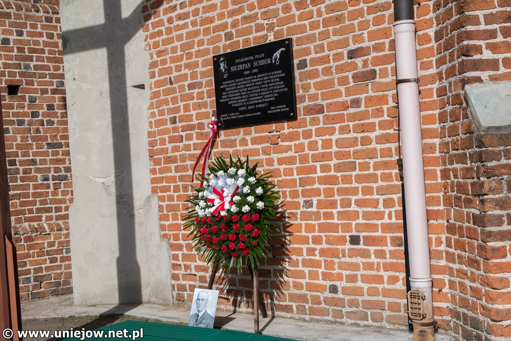 Uniejów uhonorował płk. pil. S. Ścibiora