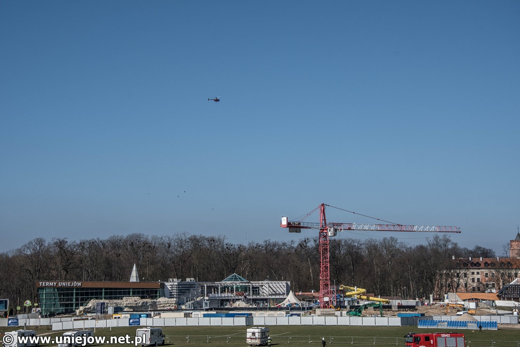 Helikopterem na baseny w Uniejowie