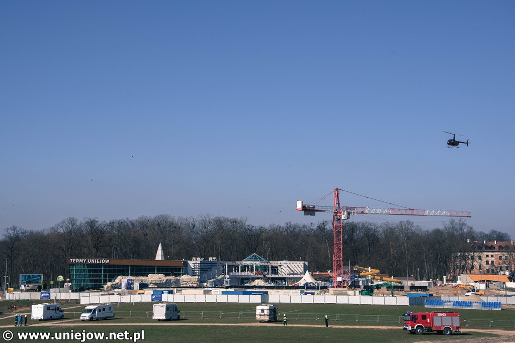 Helikopterem na baseny w Uniejowie