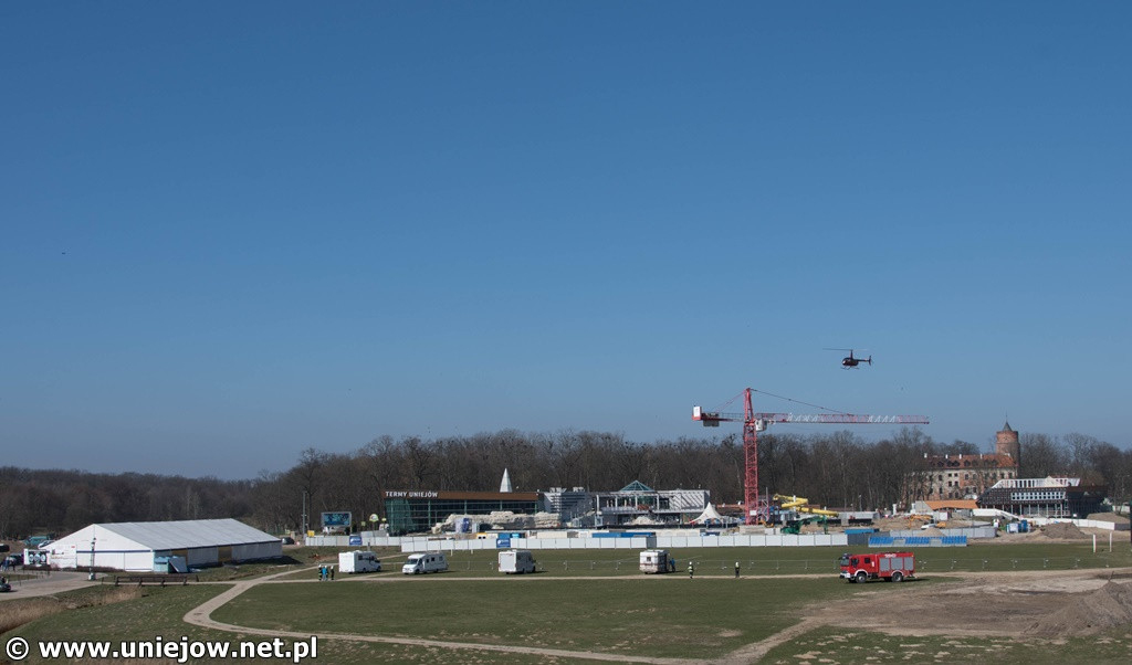 Helikopterem na baseny w Uniejowie