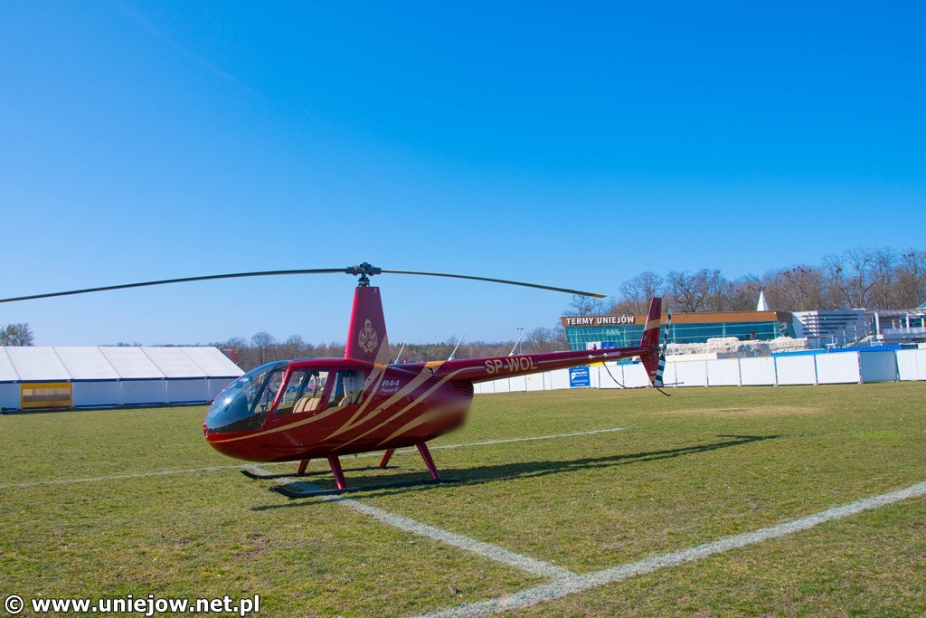 Helikopterem na baseny w Uniejowie
