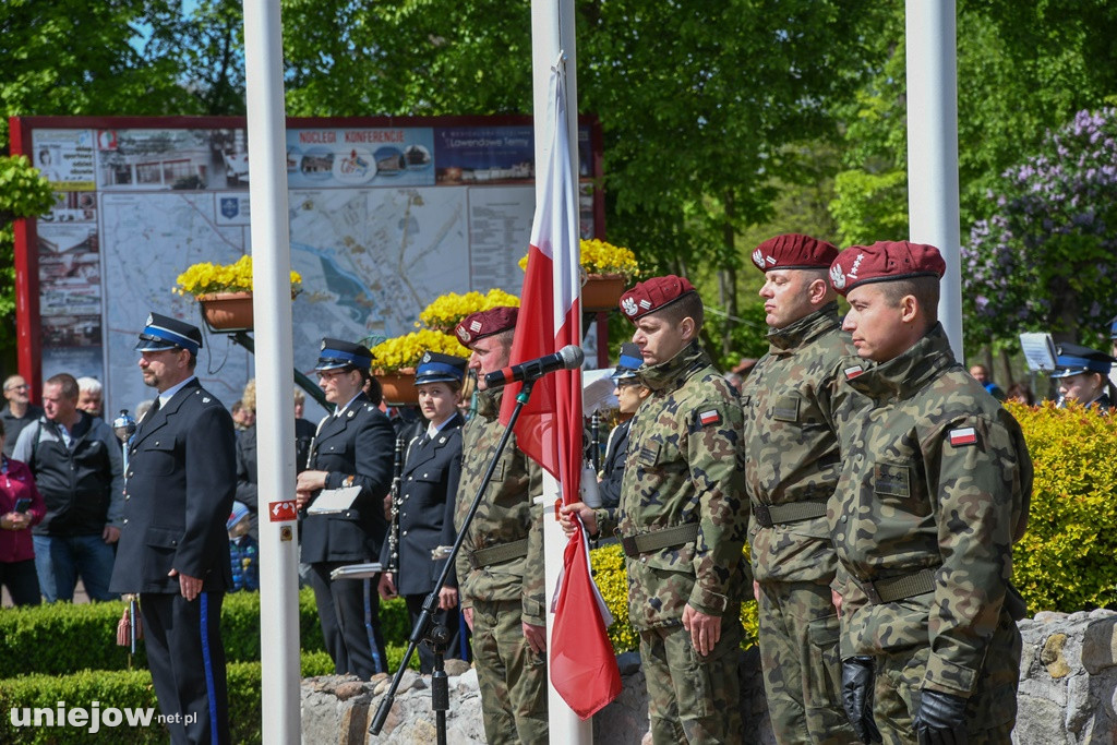 Uniejowianie uczcili święto Konstytucji 3 Maja