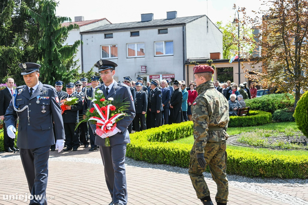 Uniejowianie uczcili święto Konstytucji 3 Maja