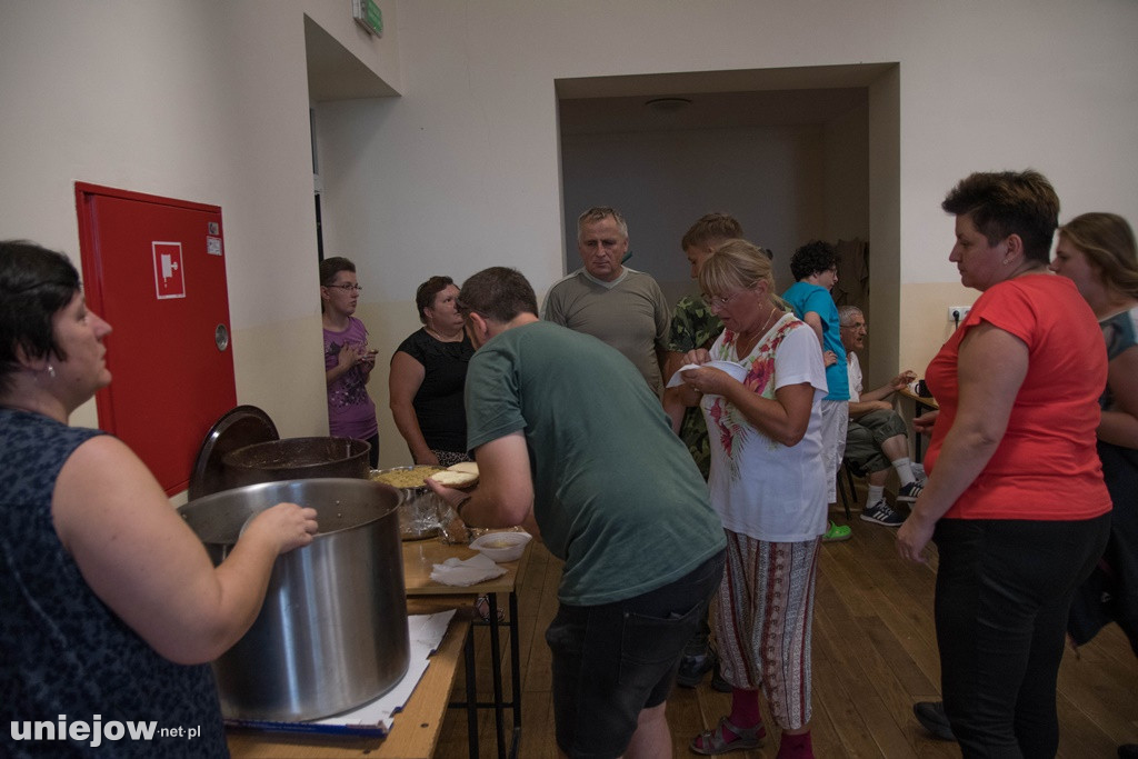 Pielgrzymi w drodze na Jasną Górę odwiedzili Wilamów