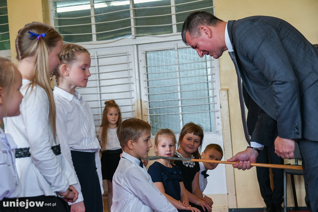 Ślubowanie pierwszoklasistów w Uniejowie