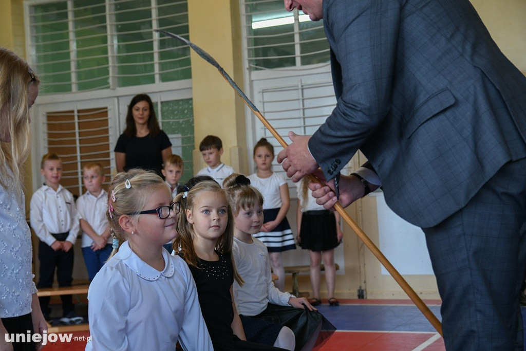 Ślubowanie pierwszoklasistów w Uniejowie
