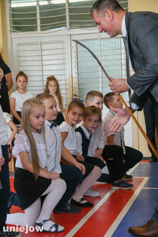 Ślubowanie pierwszoklasistów w Uniejowie