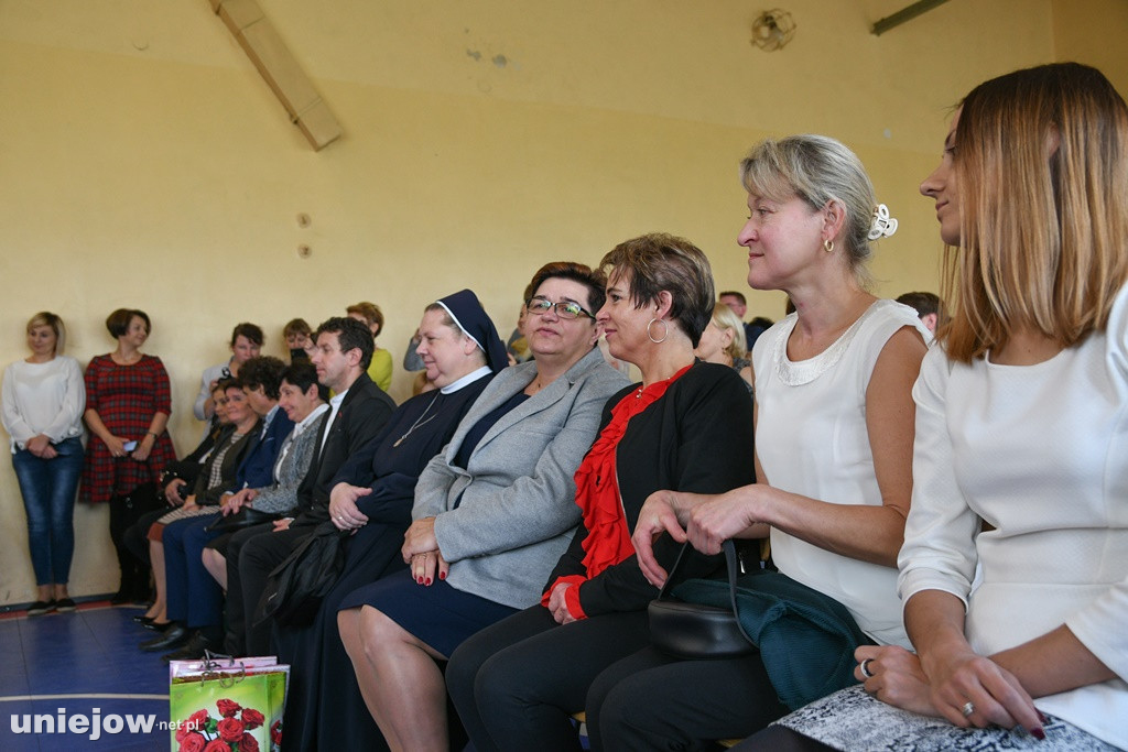 Ślubowanie pierwszoklasistów w Uniejowie