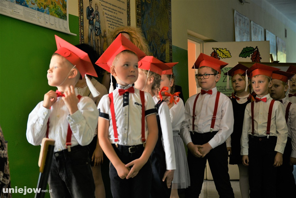 Ślubowanie pierwszoklasistów i Dzień Nauczyciela w Wilamowie