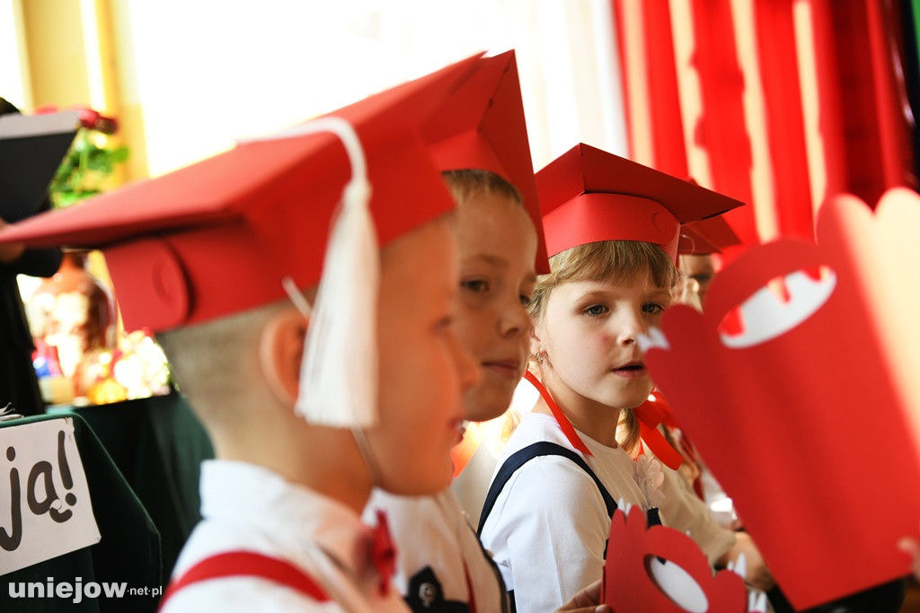 Ślubowanie pierwszoklasistów i Dzień Nauczyciela w Wilamowie