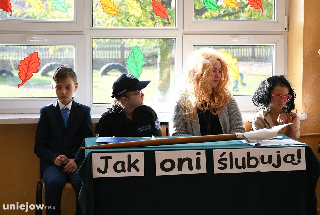 Ślubowanie pierwszoklasistów i Dzień Nauczyciela w Wilamowie
