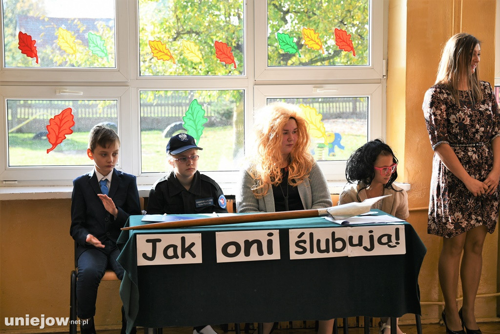 Ślubowanie pierwszoklasistów i Dzień Nauczyciela w Wilamowie