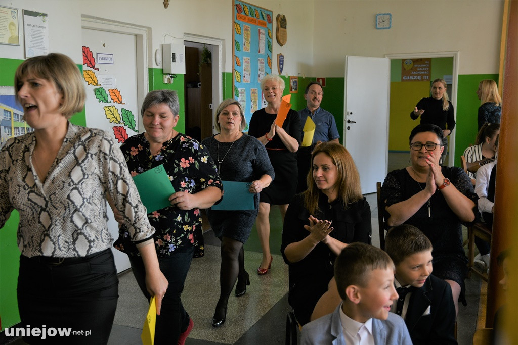 Ślubowanie pierwszoklasistów i Dzień Nauczyciela w Wilamowie