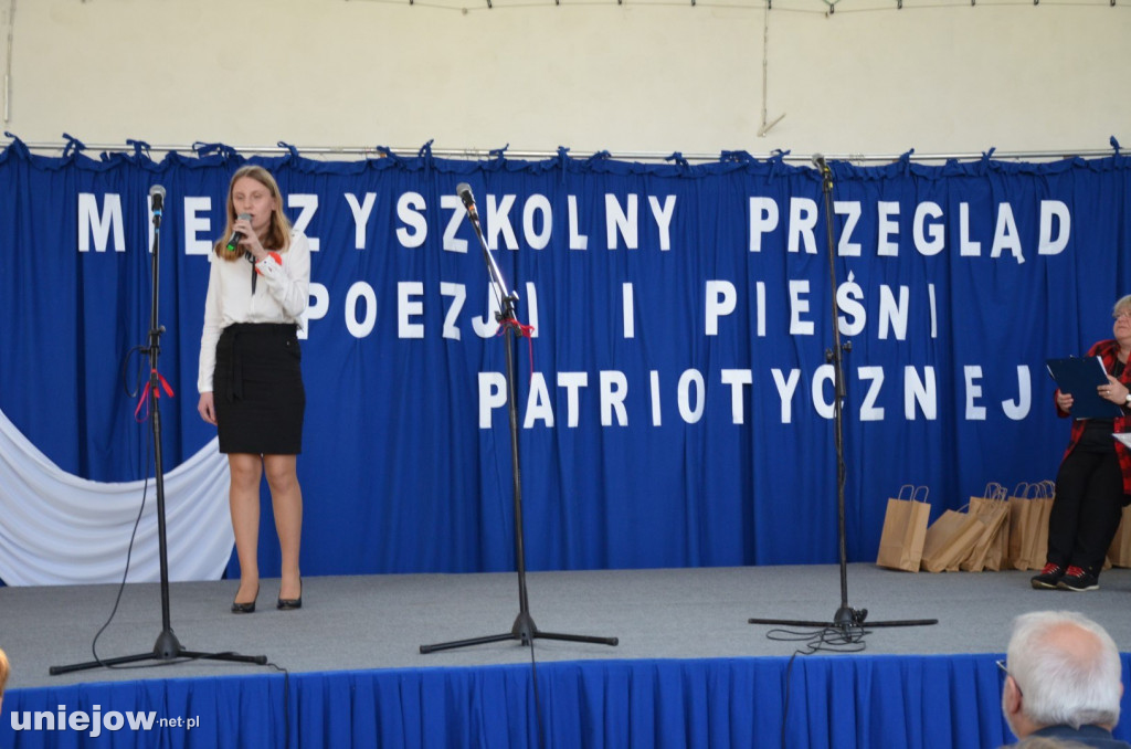 Międzyszkolny przegląd poezji i pieśni patriotycznej w Stemplewie