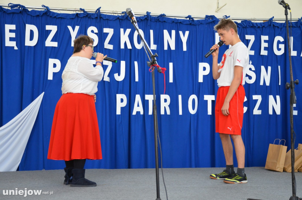 Międzyszkolny przegląd poezji i pieśni patriotycznej w Stemplewie
