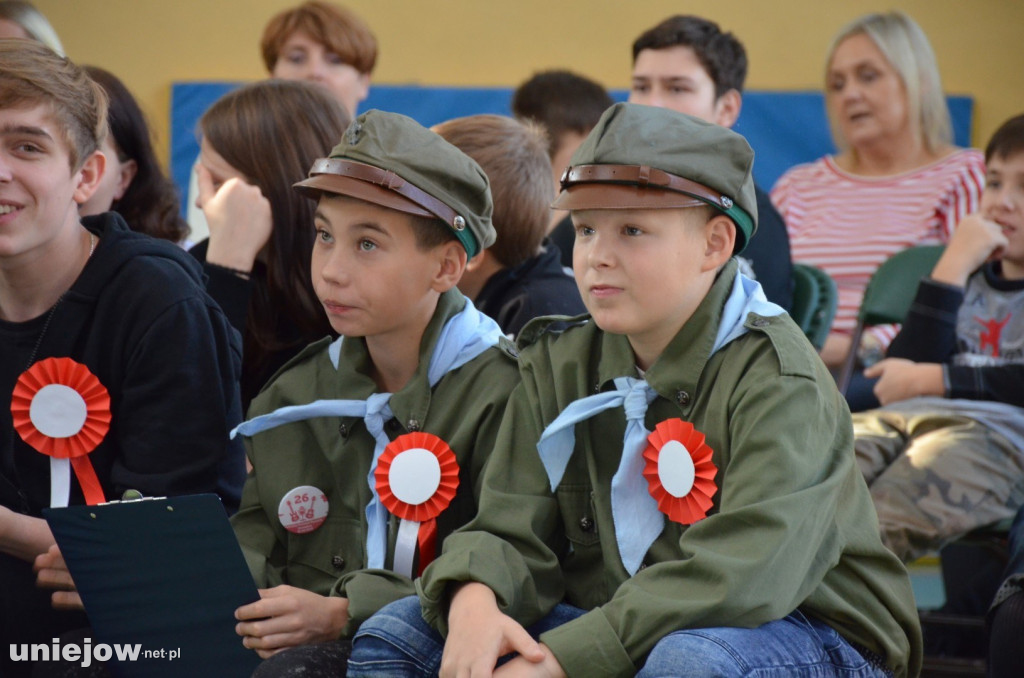 Międzyszkolny przegląd poezji i pieśni patriotycznej w Stemplewie
