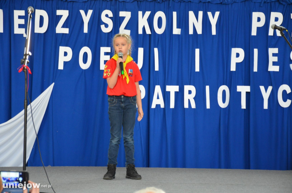 Międzyszkolny przegląd poezji i pieśni patriotycznej w Stemplewie