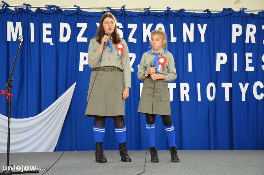 Międzyszkolny przegląd poezji i pieśni patriotycznej w Stemplewie