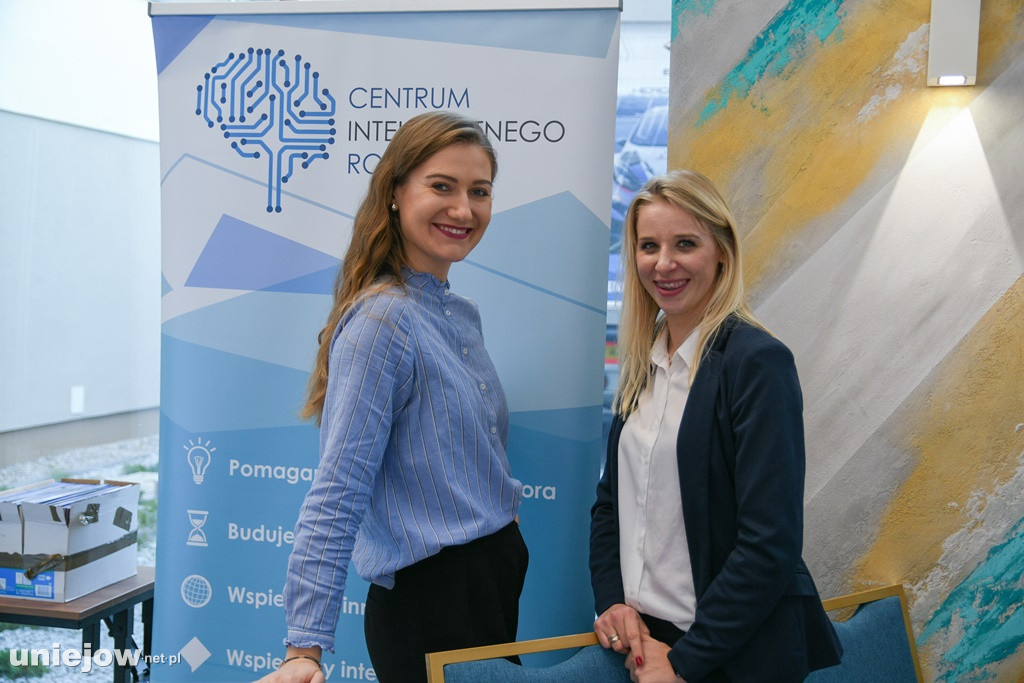 I dzień Trwa 4. Forum Inteligentnego Rozwoju