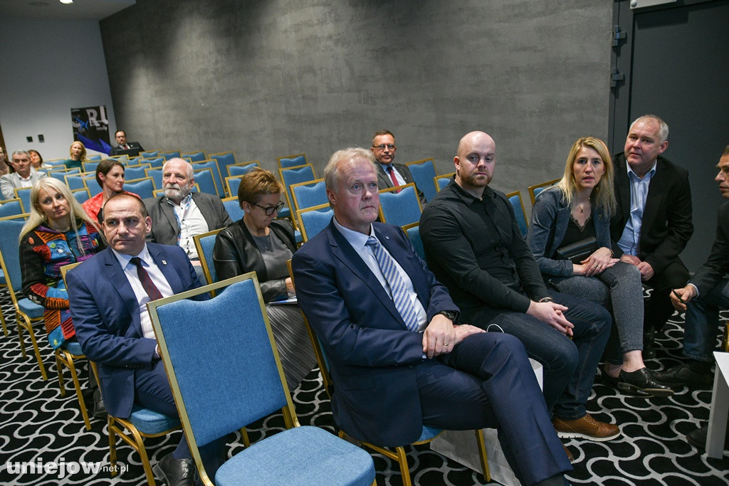 I dzień Trwa 4. Forum Inteligentnego Rozwoju